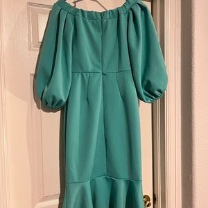 Off shoulder midi mint color dress
